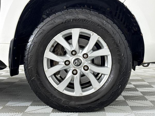 2017-Toyota-Land-Cruiser-200-45-D-V8-VX-Auto image:4