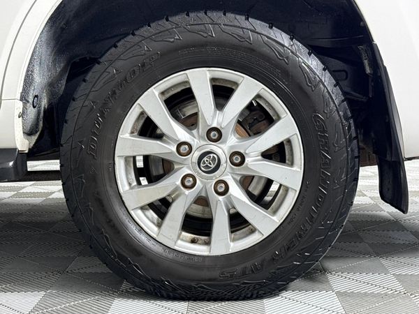 2017-Toyota-Land-Cruiser-200-45-D-V8-VX-Auto image:5