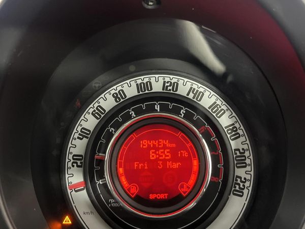 2014-Fiat-500-14-Lounge image:1