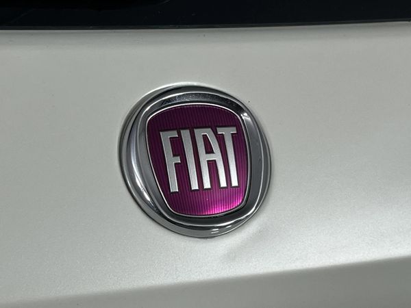 2014-Fiat-500-14-Lounge image:8