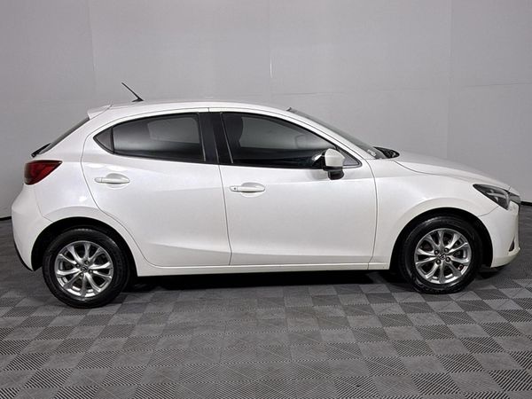 2017-Mazda-2-15-Individual-5-dr image:16
