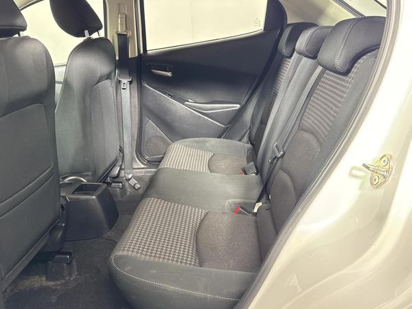 2017-Mazda-2-15-Individual-5-dr image:3