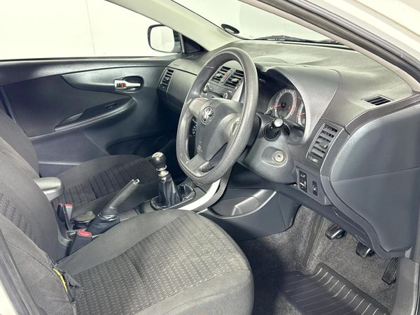2010-Toyota-Corolla-13-Professional image:9