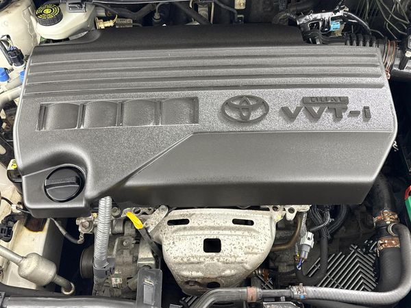 2010-Toyota-Corolla-13-Professional image:12