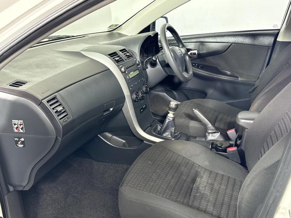2010-Toyota-Corolla-13-Professional image:8