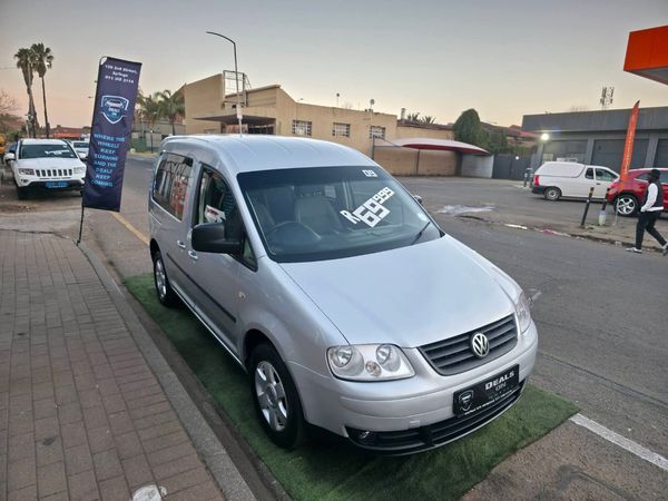 2009-Volkswagen-Caddy-Maxi-19-TDI-Trendline image:1