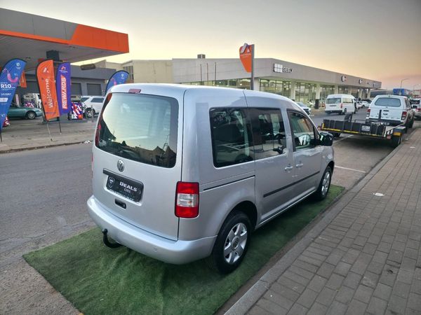 2009-Volkswagen-Caddy-Maxi-19-TDI-Trendline image:3
