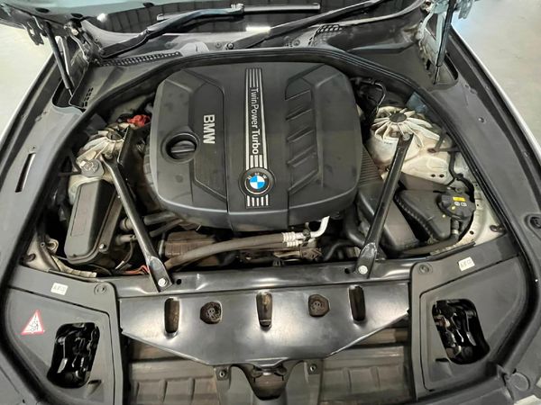 2014-BMW-5-Series-520d-M-Sport-Auto image:12