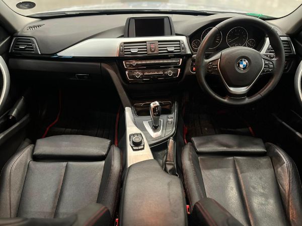 2016-BMW-3-Series-318i-Sport-Line-Auto image:9