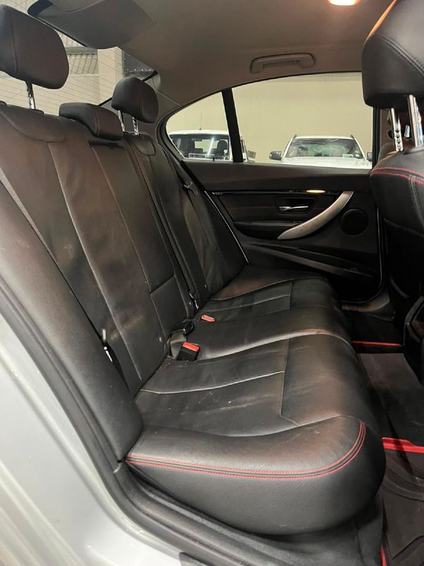 2016-BMW-3-Series-318i-Sport-Line-Auto image:11