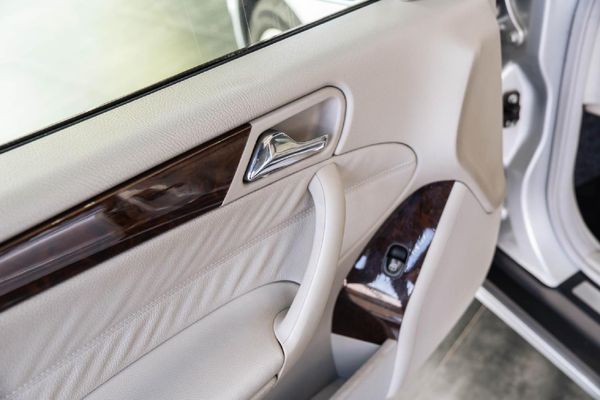 2005-Mercedes-Benz-C-Class-C-180-Elegance-Auto image:17