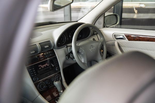 2005-Mercedes-Benz-C-Class-C-180-Elegance-Auto image:21