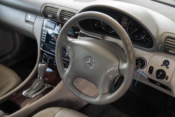 2005-Mercedes-Benz-C-Class-C-180-Elegance-Auto image:24