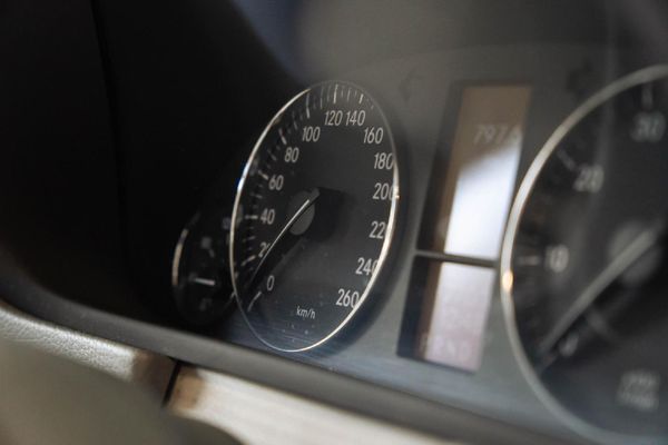 2005-Mercedes-Benz-C-Class-C-180-Elegance-Auto image:28