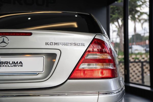 2005-Mercedes-Benz-C-Class-C-180-Elegance-Auto image:3