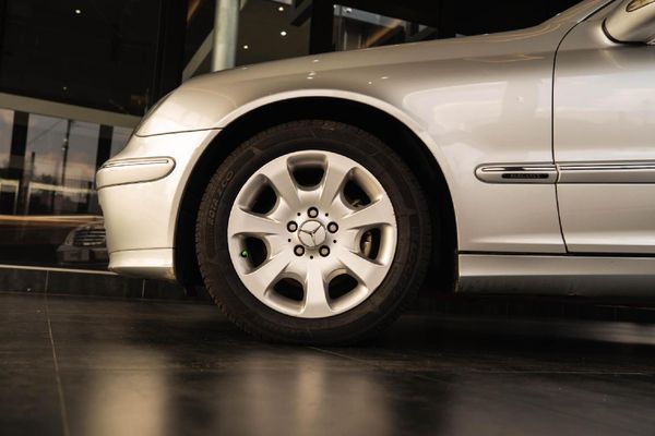 2005-Mercedes-Benz-C-Class-C-180-Elegance-Auto image:8