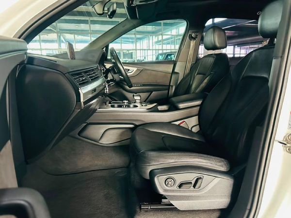 2017-Audi-Q7-30-TDI-quattro-Auto-45-TDI image:4