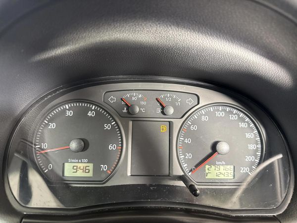 2013-Volkswagen-Polo-Vivo-16-Trendline-5-dr image:2