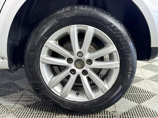 2013-Volkswagen-Polo-Vivo-16-Trendline-5-dr image:6