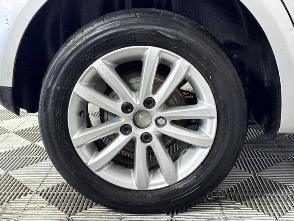 2013-Volkswagen-Polo-Vivo-16-Trendline-5-dr image:7