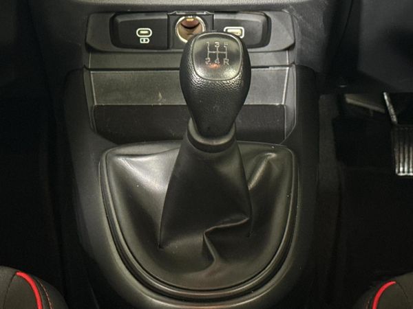 2024-Hyundai-Grand-i10-10-Motion image:10
