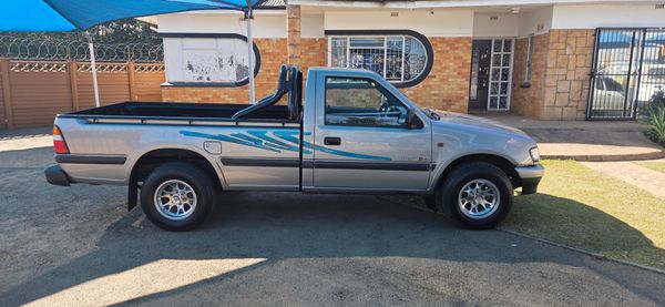 2000-Isuzu-KB-250D-LWB-LE-Single-Cab image:2