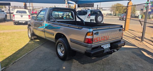 2000-Isuzu-KB-250D-LWB-LE-Single-Cab image:4