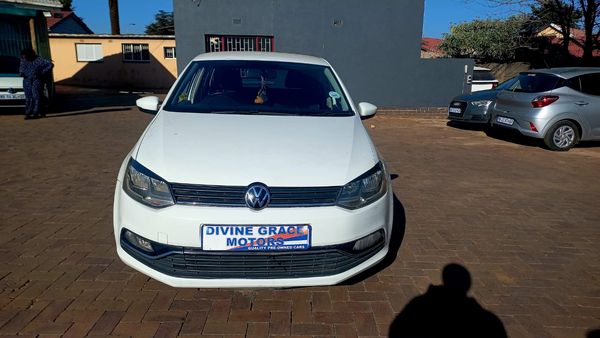 2016-Volkswagen-Polo-12-TSI-Comfortline-81kWPetrolManual image:1