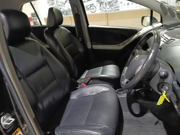 2006-Toyota-Yaris-T3-Spirit-Auto-5-dr image:12