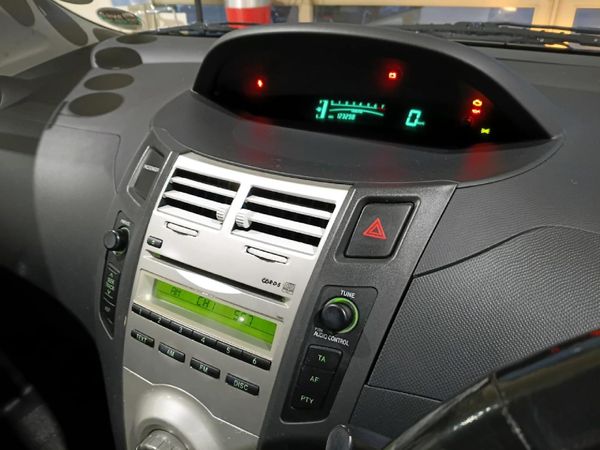 2006-Toyota-Yaris-T3-Spirit-Auto-5-dr image:15