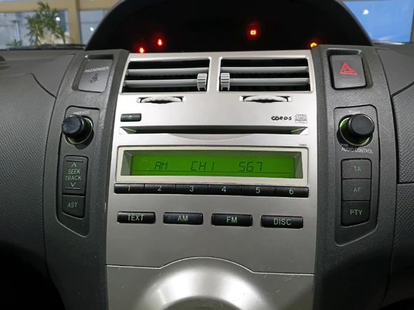 2006-Toyota-Yaris-T3-Spirit-Auto-5-dr image:16