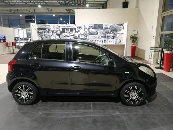 2006-Toyota-Yaris-T3-Spirit-Auto-5-dr image:1