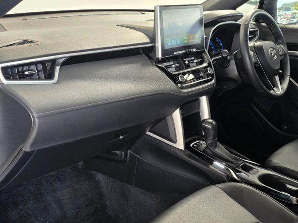 2025-Toyota-Corolla-Cross-18-XS-Hybrid image:7