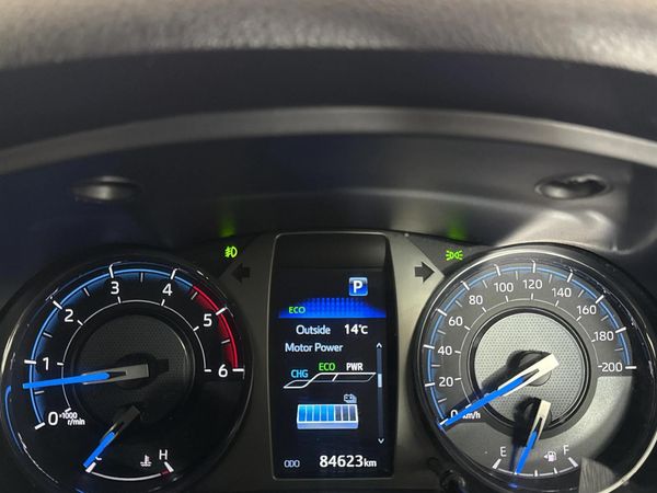 2024-Toyota-Hilux-28-GD-6-RB-Legend-Double-Cab-Auto-mhev image:2