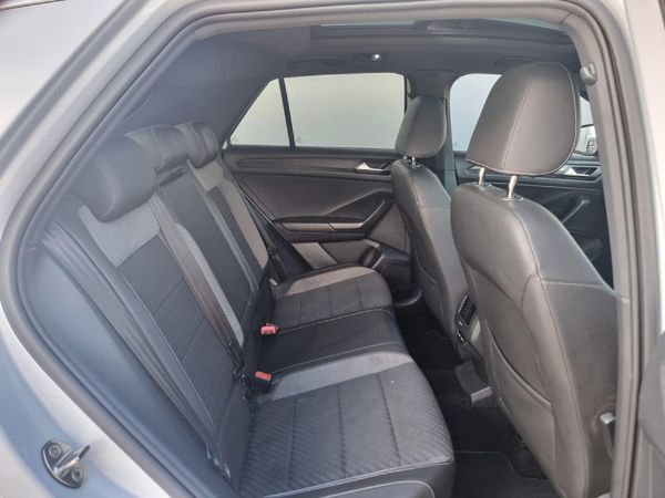 2022-Volkswagen-T-Roc-20-TSI-4M-R-Line-Auto image:14