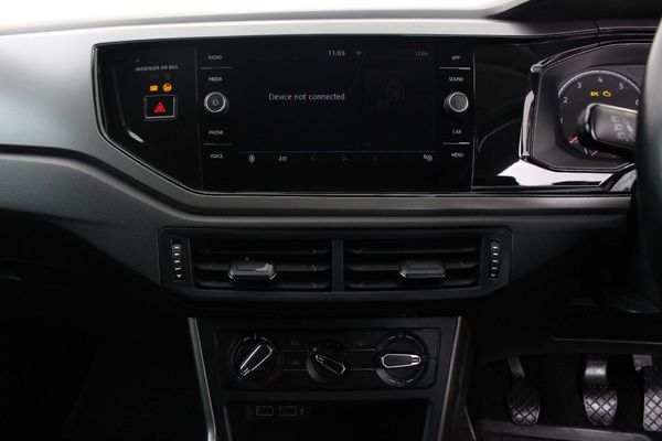 2018-Volkswagen-Polo-10-TSI-Comfortline image:3