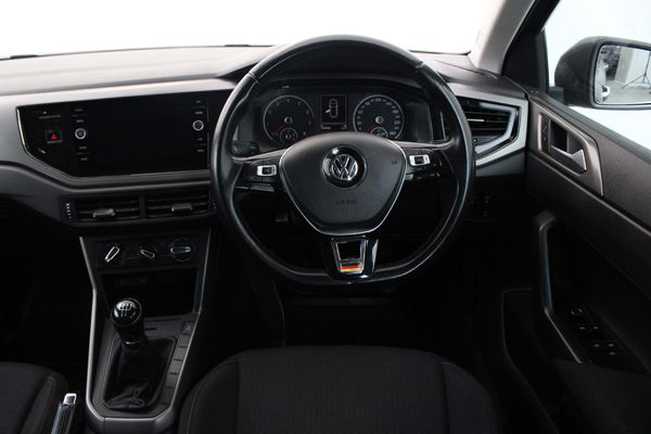 2018-Volkswagen-Polo-10-TSI-Comfortline image:5