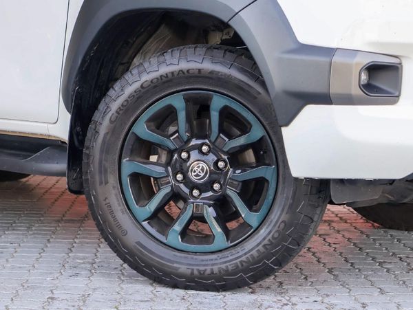 2025-Toyota-Hilux-28-GD-6-Raised-Body-Legend-Auto-Double-Cab image:6