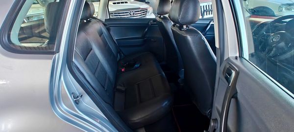 2011-Volkswagen-Polo-Vivo-14-Blueline-5-dr image:6