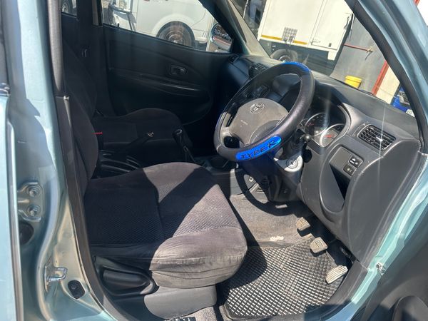 2010-Toyota-Avanza-15-TX image:10