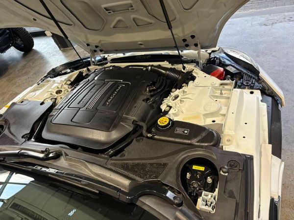 2014-Jaguar-F-Type-30-V6-Convertible image:9