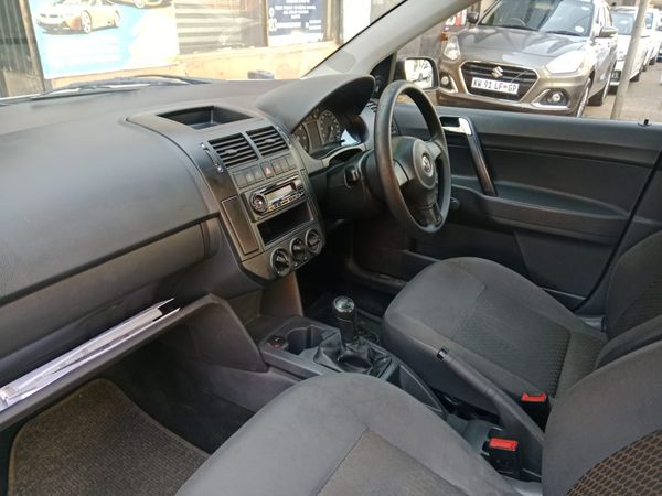2014-Volkswagen-Polo-Vivo-GP-14-Trendline-5-dr image:9