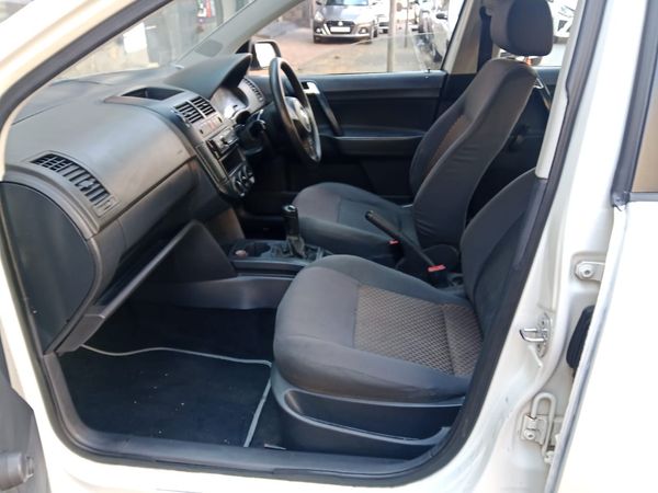 2014-Volkswagen-Polo-Vivo-GP-14-Trendline-5-dr image:10