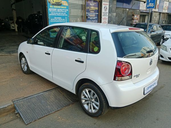 2014-Volkswagen-Polo-Vivo-GP-14-Trendline-5-dr image:3