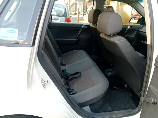 2014-Volkswagen-Polo-Vivo-GP-14-Trendline-5-dr image:5