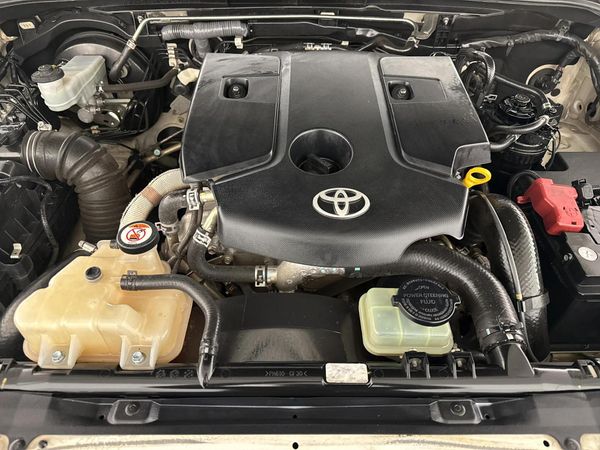 2018-Toyota-Hilux-24-GD-6-Raised-Body-SRX-Extended-Cab image:11