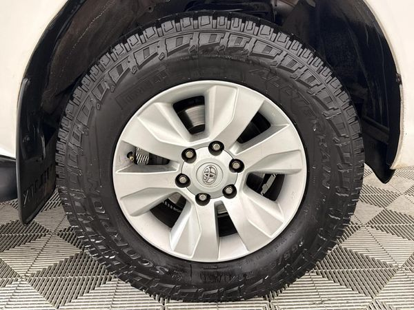 2018-Toyota-Hilux-24-GD-6-Raised-Body-SRX-Extended-Cab image:3