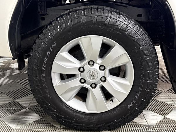 2018-Toyota-Hilux-24-GD-6-Raised-Body-SRX-Extended-Cab image:4