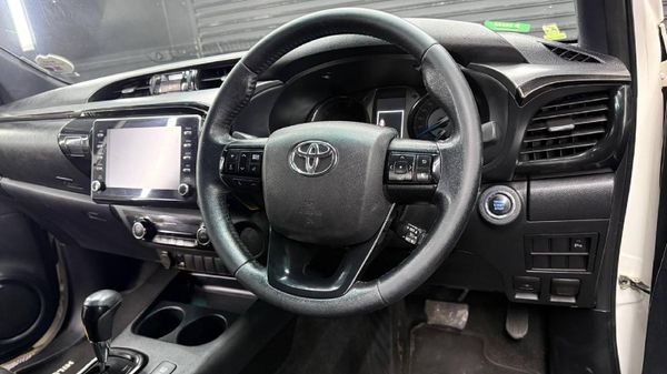 2021-Toyota-Hilux-28-GD-6-Raised-Body-Legend-4x4-Auto-Double-Cab image:13