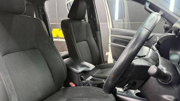 2021-Toyota-Hilux-28-GD-6-Raised-Body-Legend-4x4-Auto-Double-Cab image:14